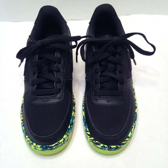 NIKE AIR FORCE 1s Big Kids size 7 BLACK/VOLT - Picture 3 of 5